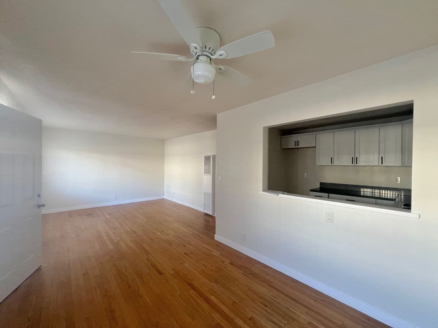 Santa Ana Apartment: 224 S. Lyon St