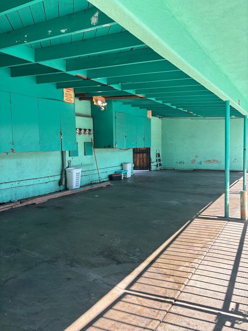 Huntington Park Apartment: 6325 Passaic St.