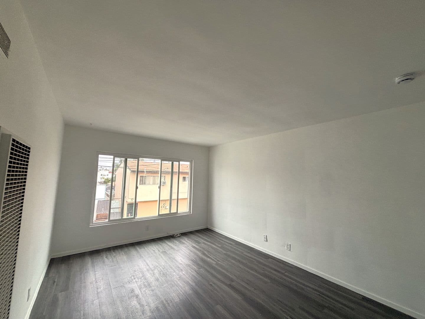 Huntington Park Apartment: 7102 Malabar St