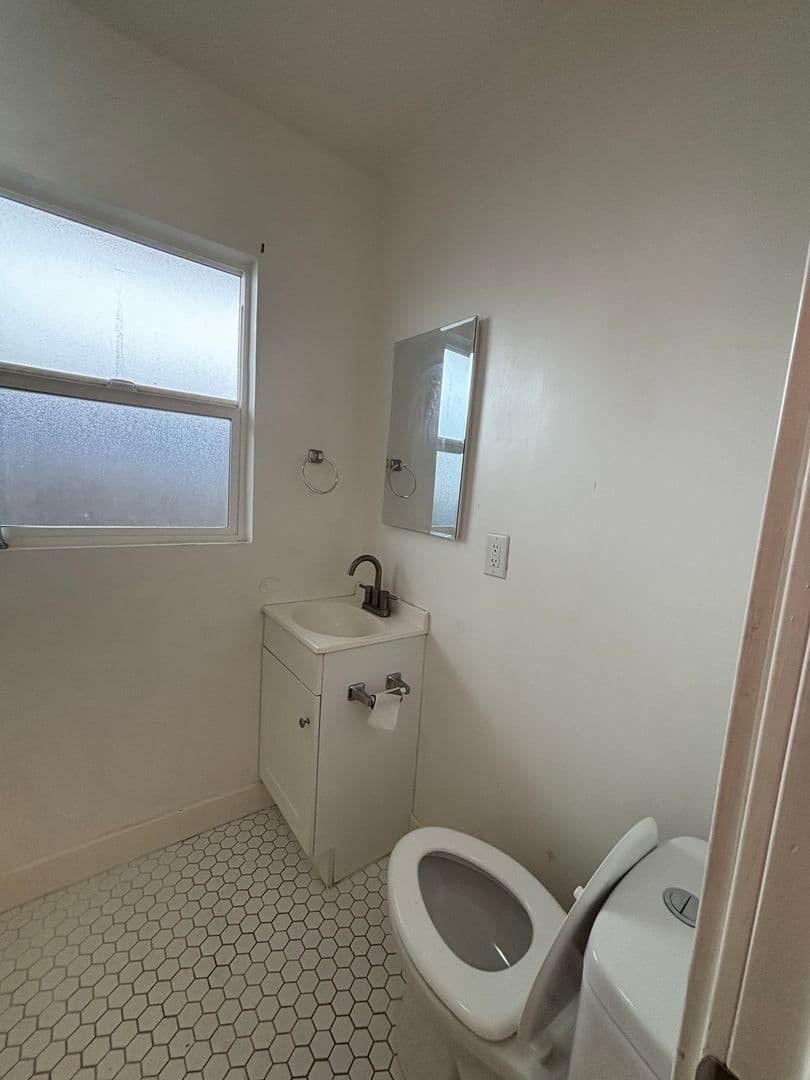 Huntington Park Apartment: 6815 Seville Ave
