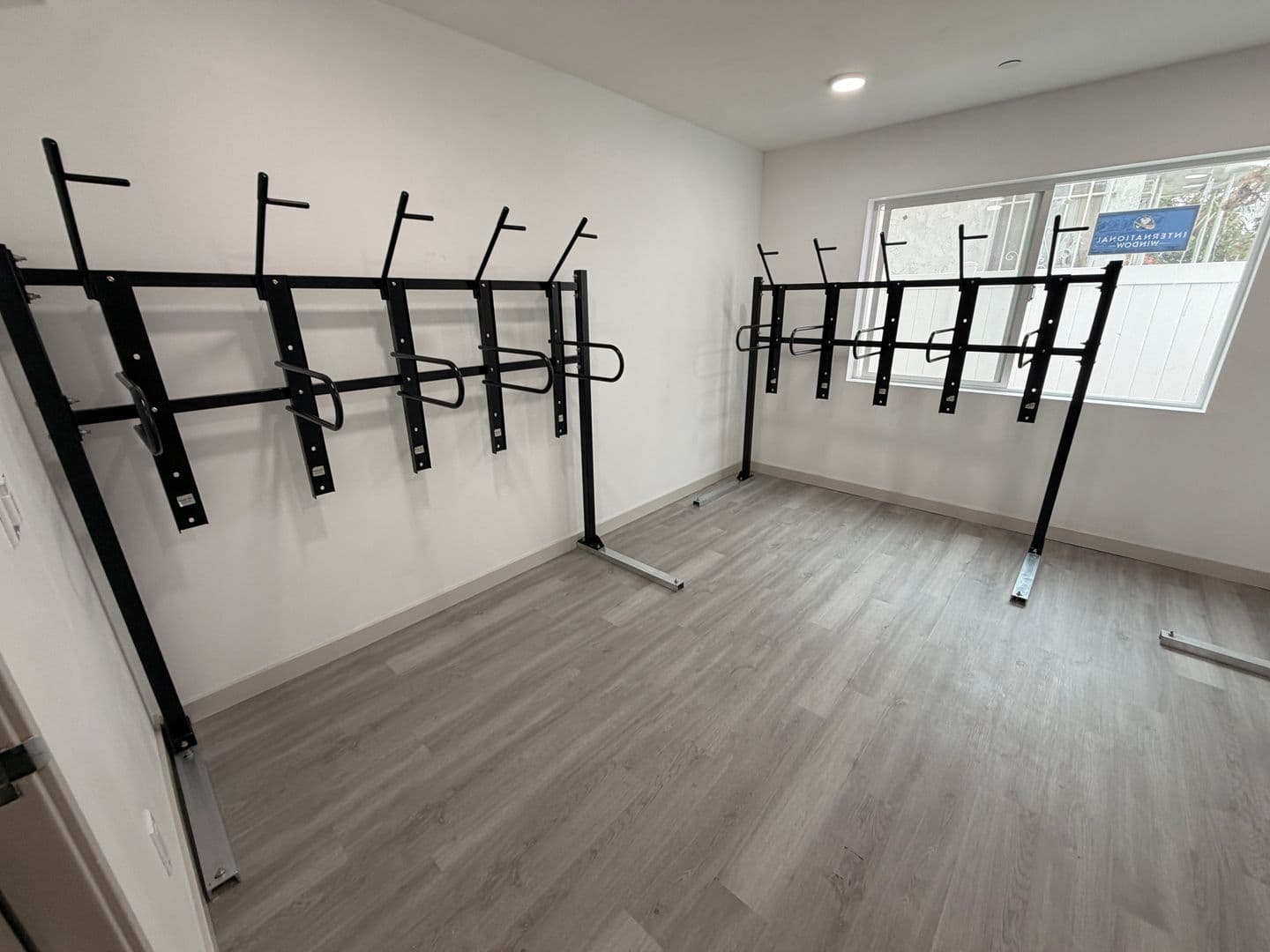Los Angeles Apartment: 2403 Clyde Ave