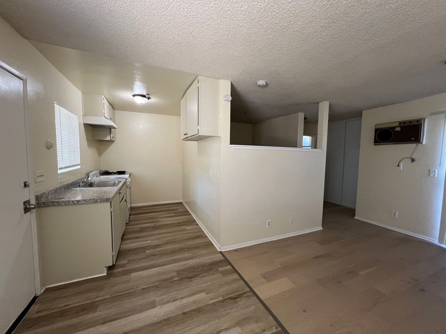 Santa Ana Apartment: 1202 N Van Ness