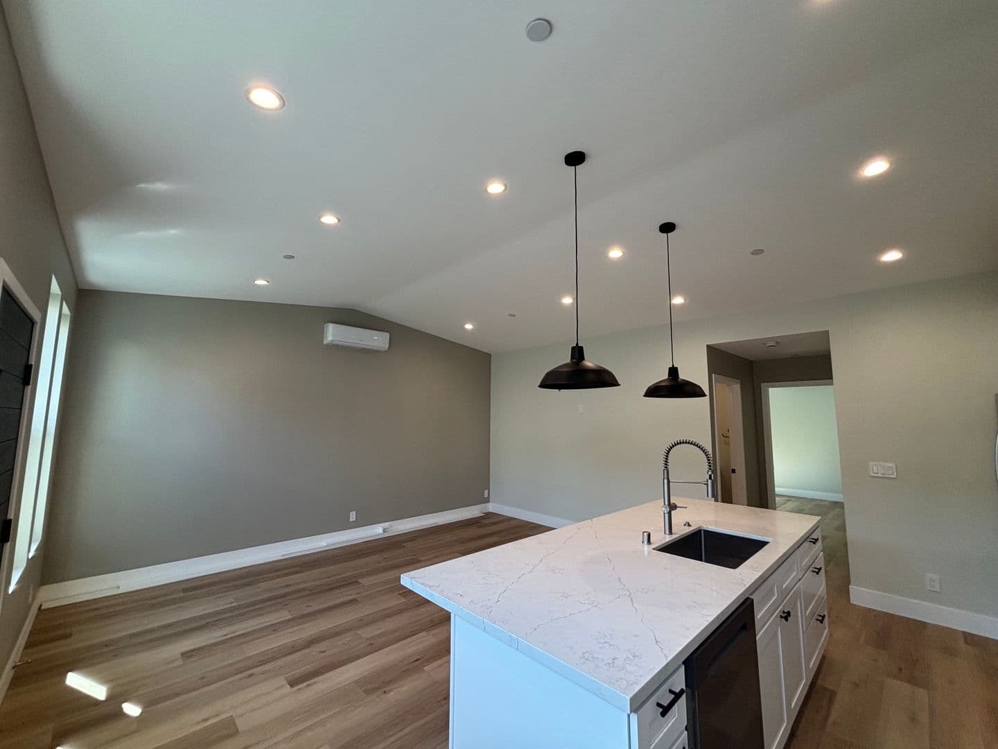 Costa Mesa Apartment: 716 Center St