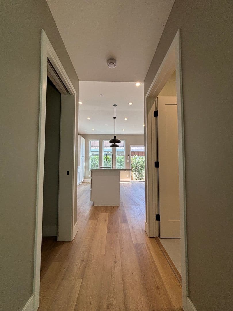 Costa Mesa Apartment: 716 Center St