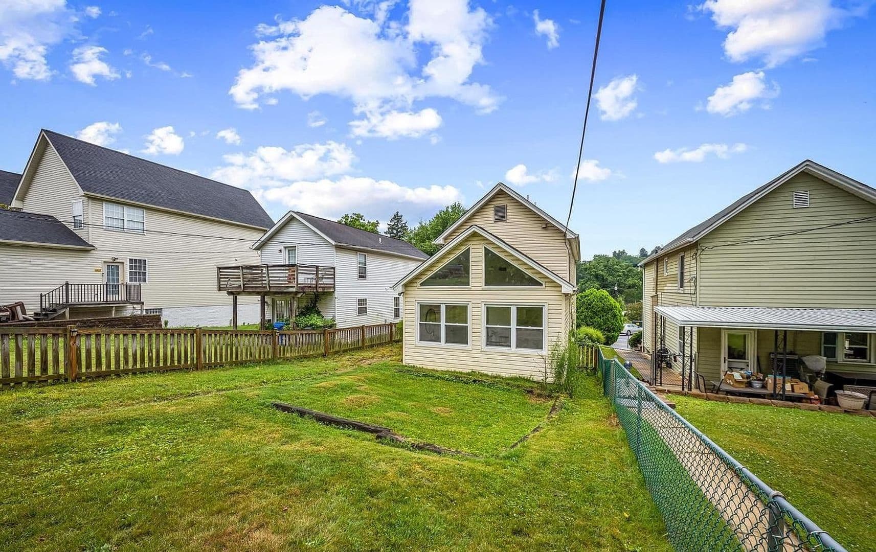 Baltimore House: 6045 Falls Rd