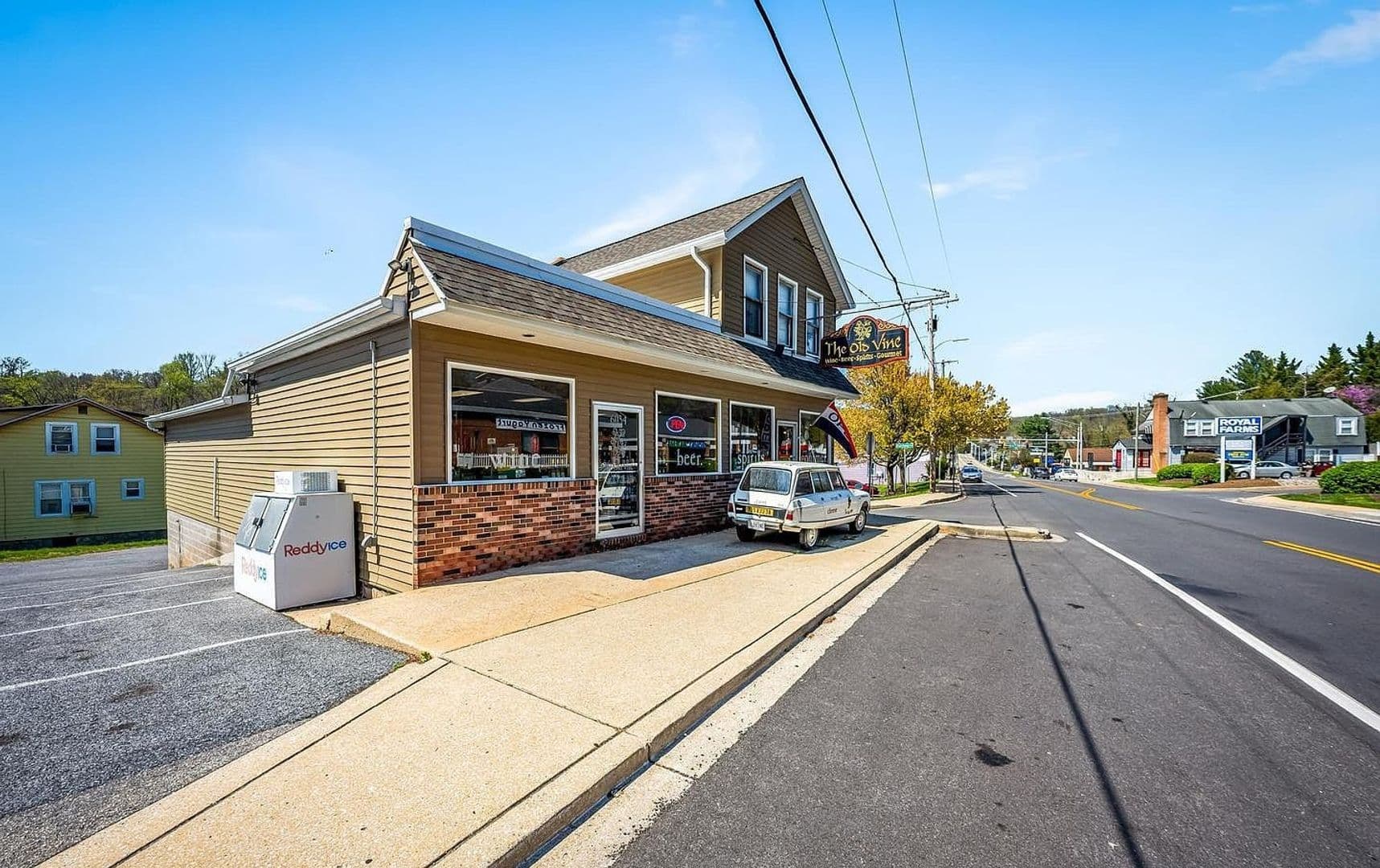 Baltimore House: 6045 Falls Rd