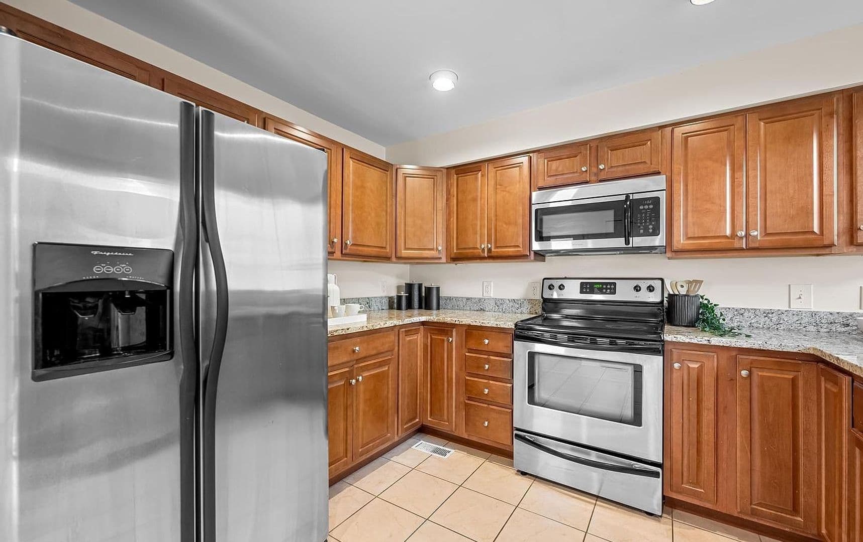 Baltimore House: 6045 Falls Rd