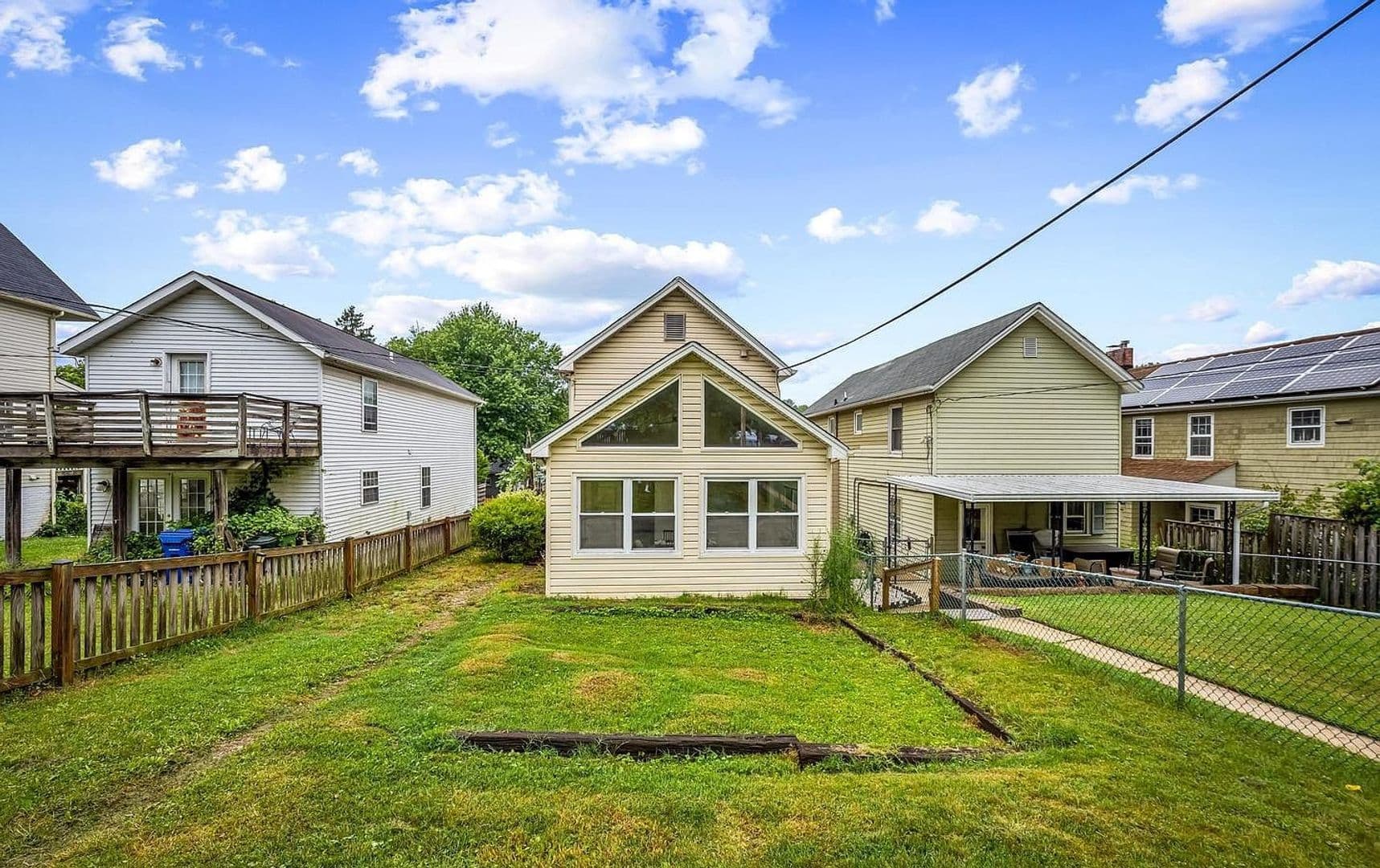 Baltimore House: 6045 Falls Rd