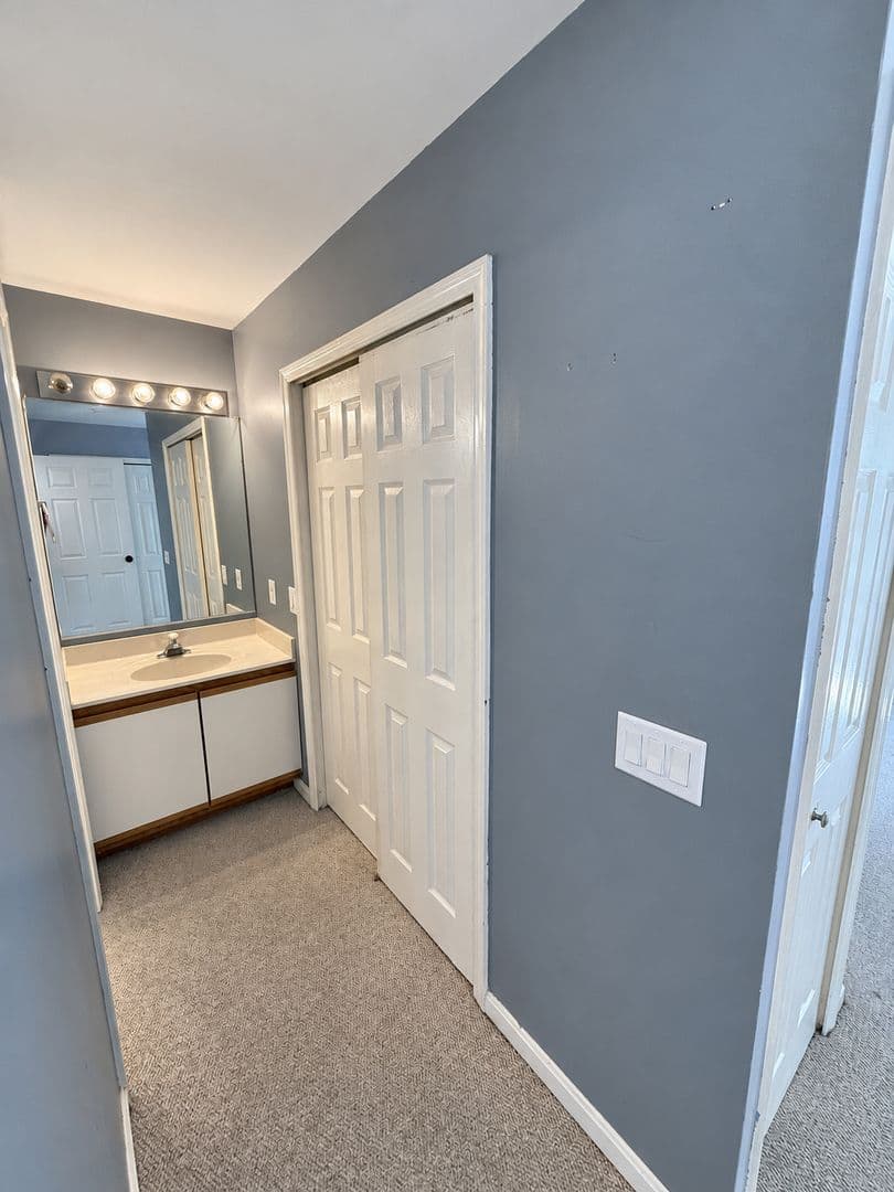 Bel Air Condo: 1310 Sheridan Place