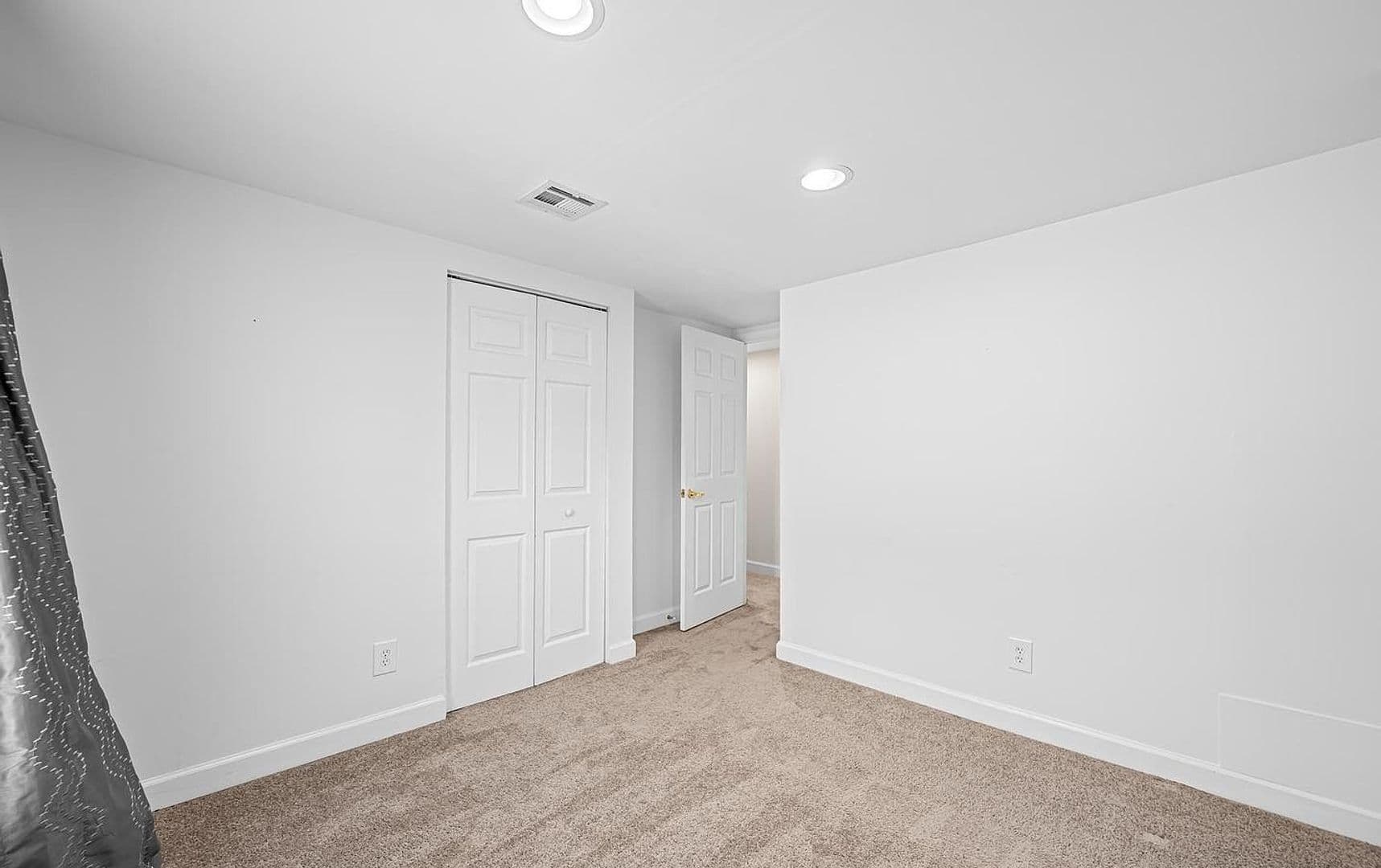 Baltimore House: 6045 Falls Rd