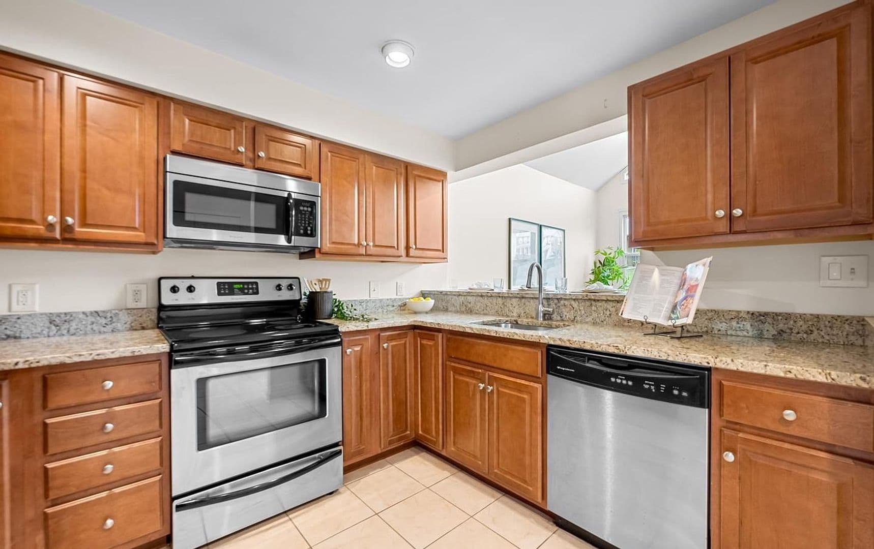 Baltimore House: 6045 Falls Rd