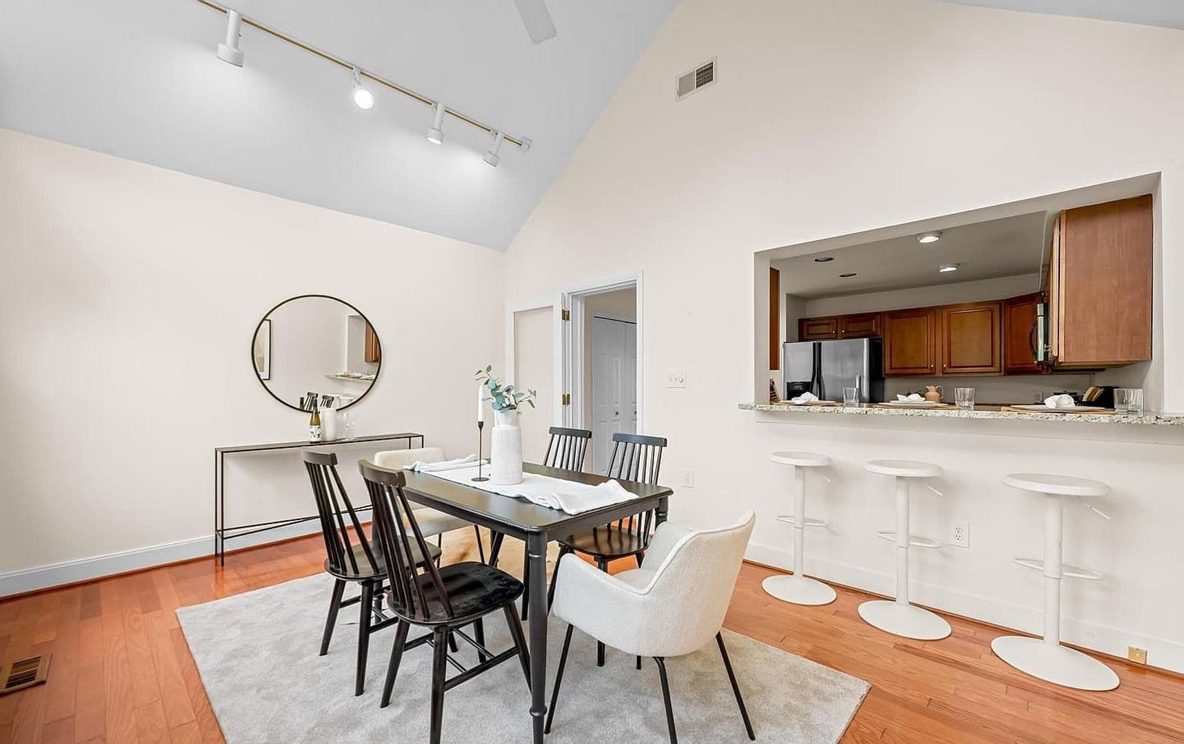 Baltimore House: 6045 Falls Rd