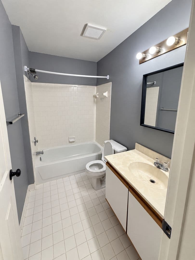 Bel Air Condo: 1310 Sheridan Place