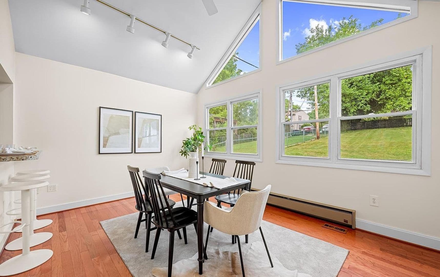 Baltimore House: 6045 Falls Rd