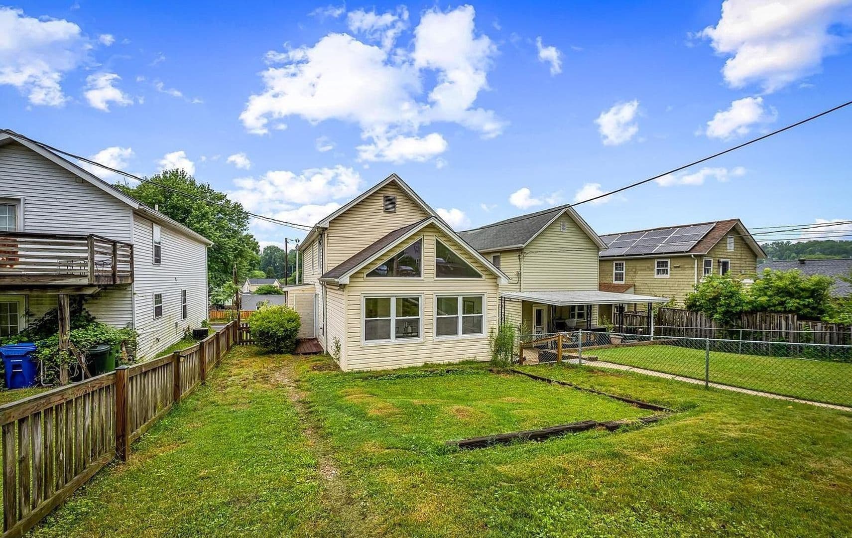Baltimore House: 6045 Falls Rd