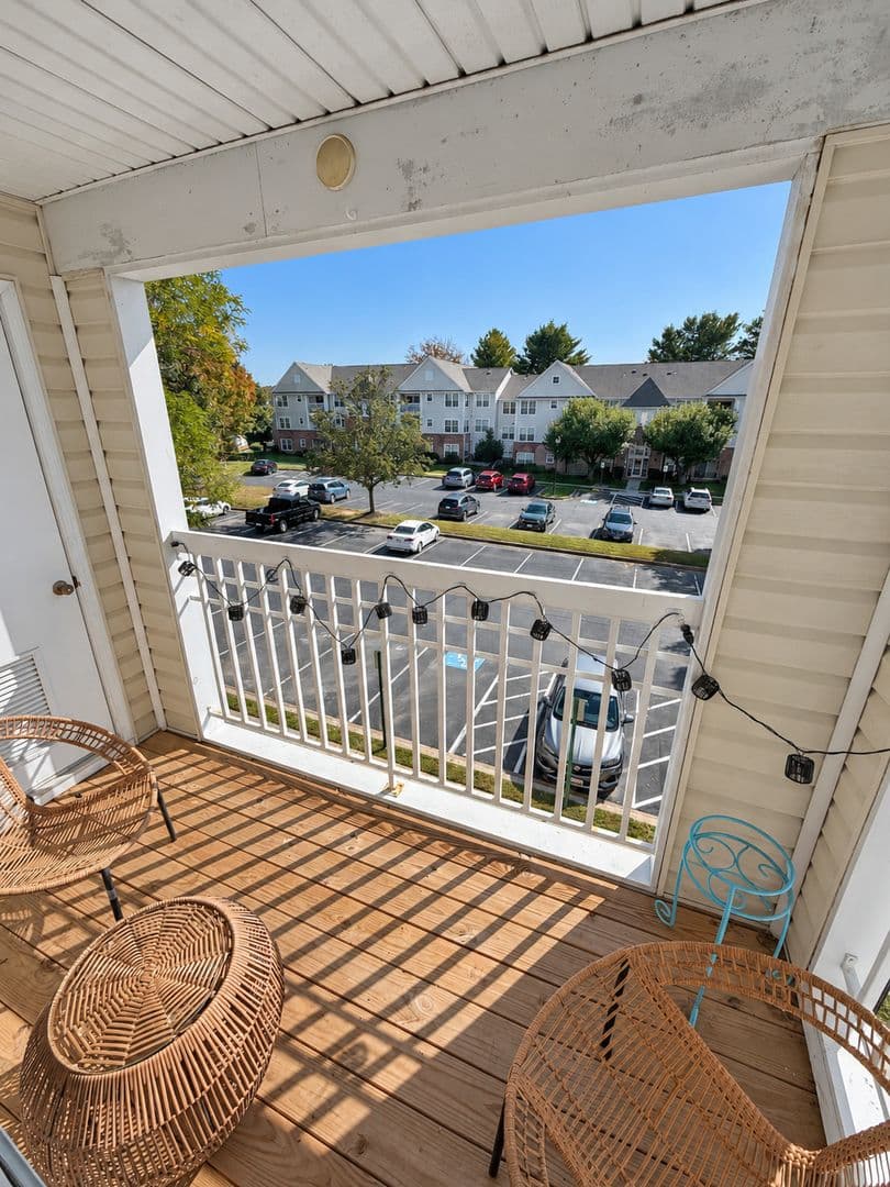 Bel Air Condo: 1310 Sheridan Place