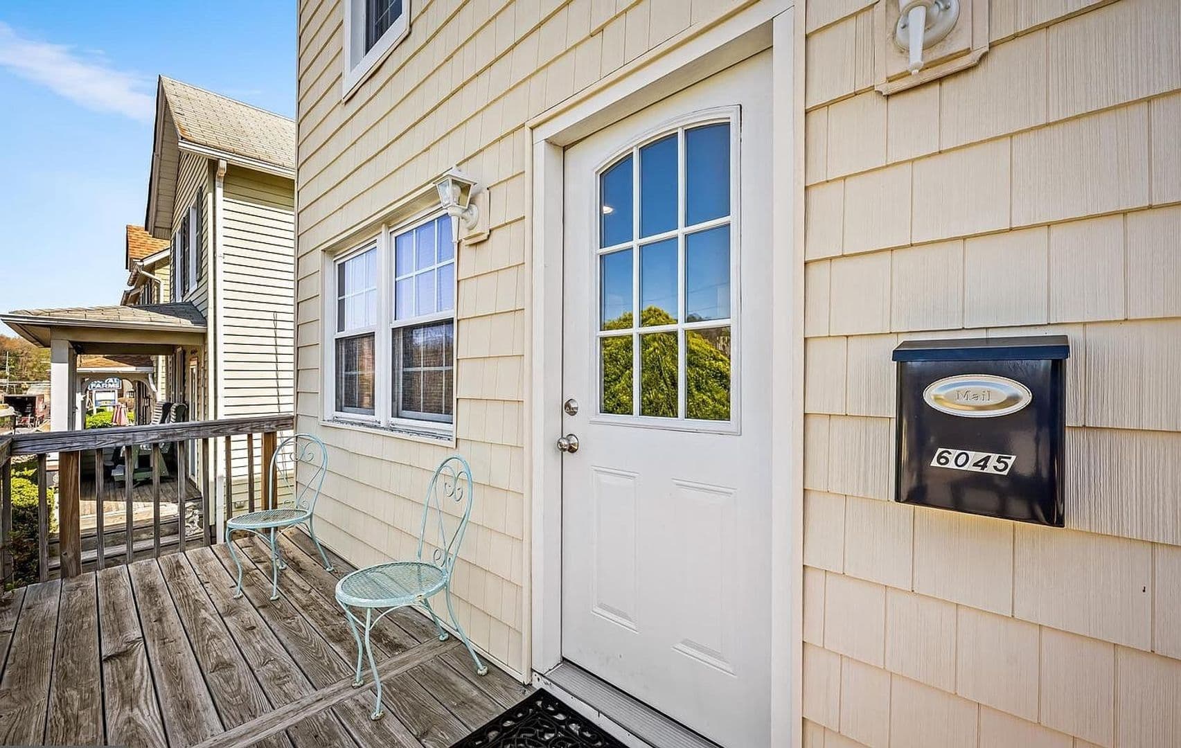 Baltimore House: 6045 Falls Rd