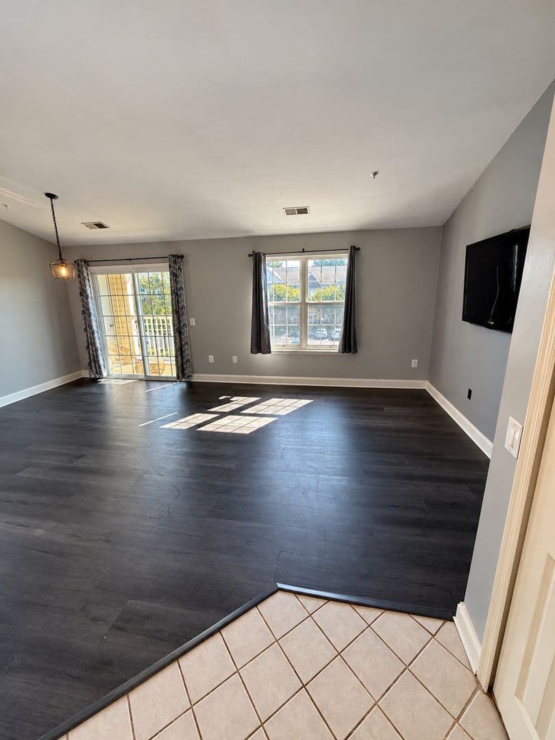 Bel Air Condo: 1310 Sheridan Place