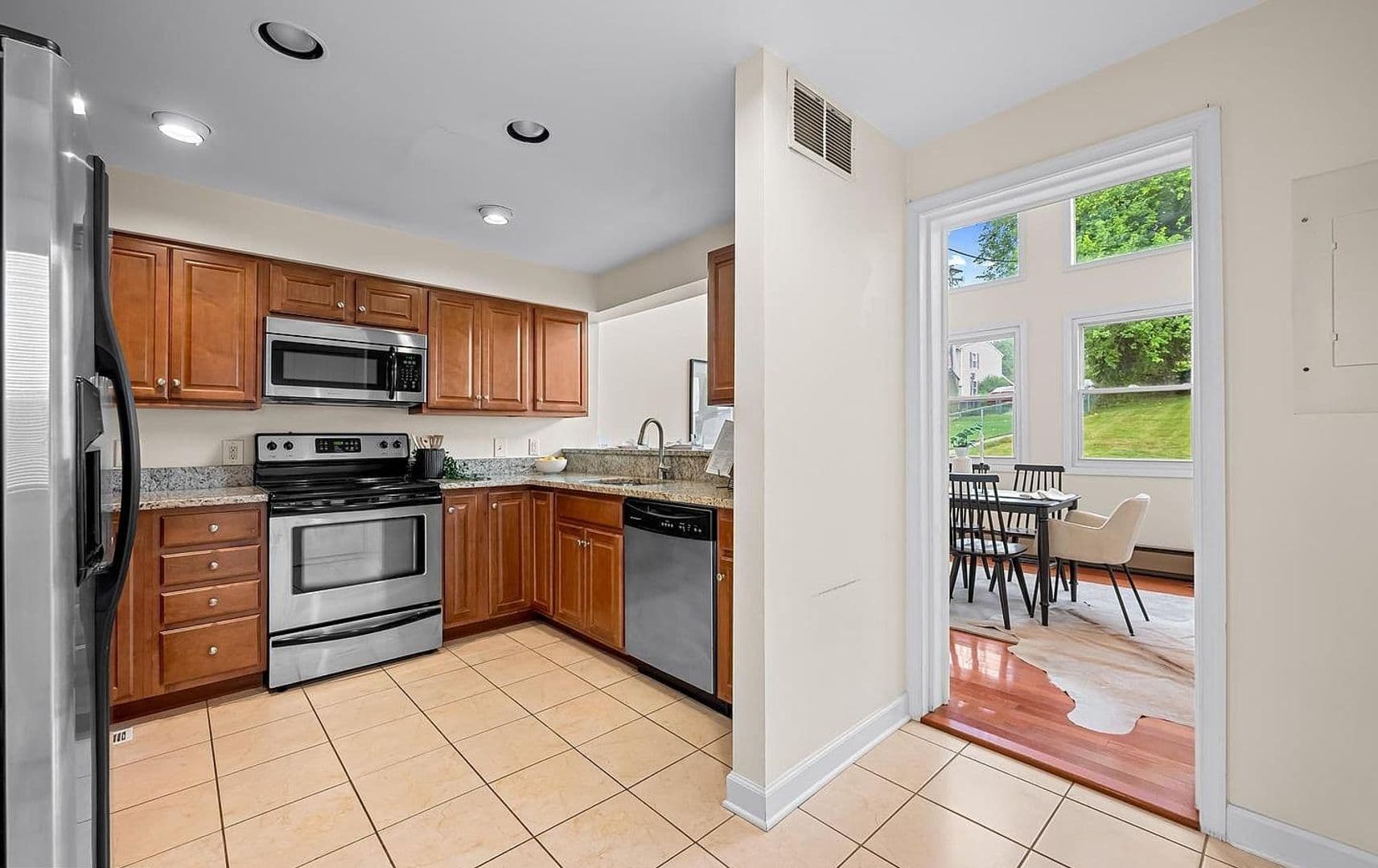 Baltimore House: 6045 Falls Rd