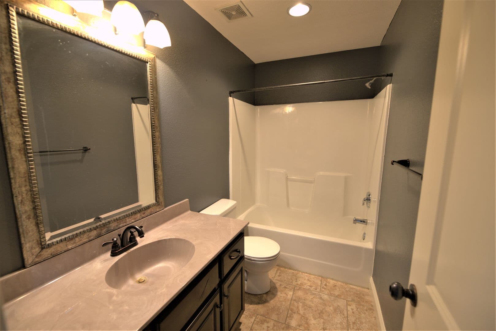Ozark House: 1319 S Solaira St