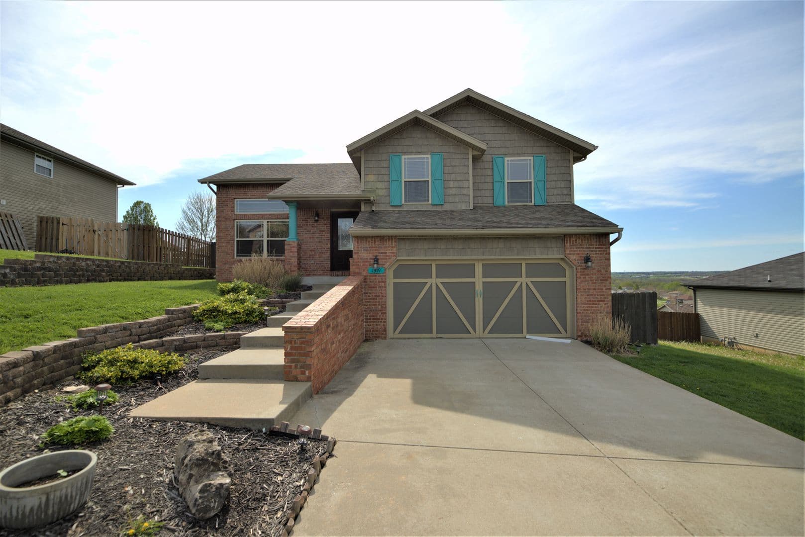 Ozark House: 1319 S Solaira St