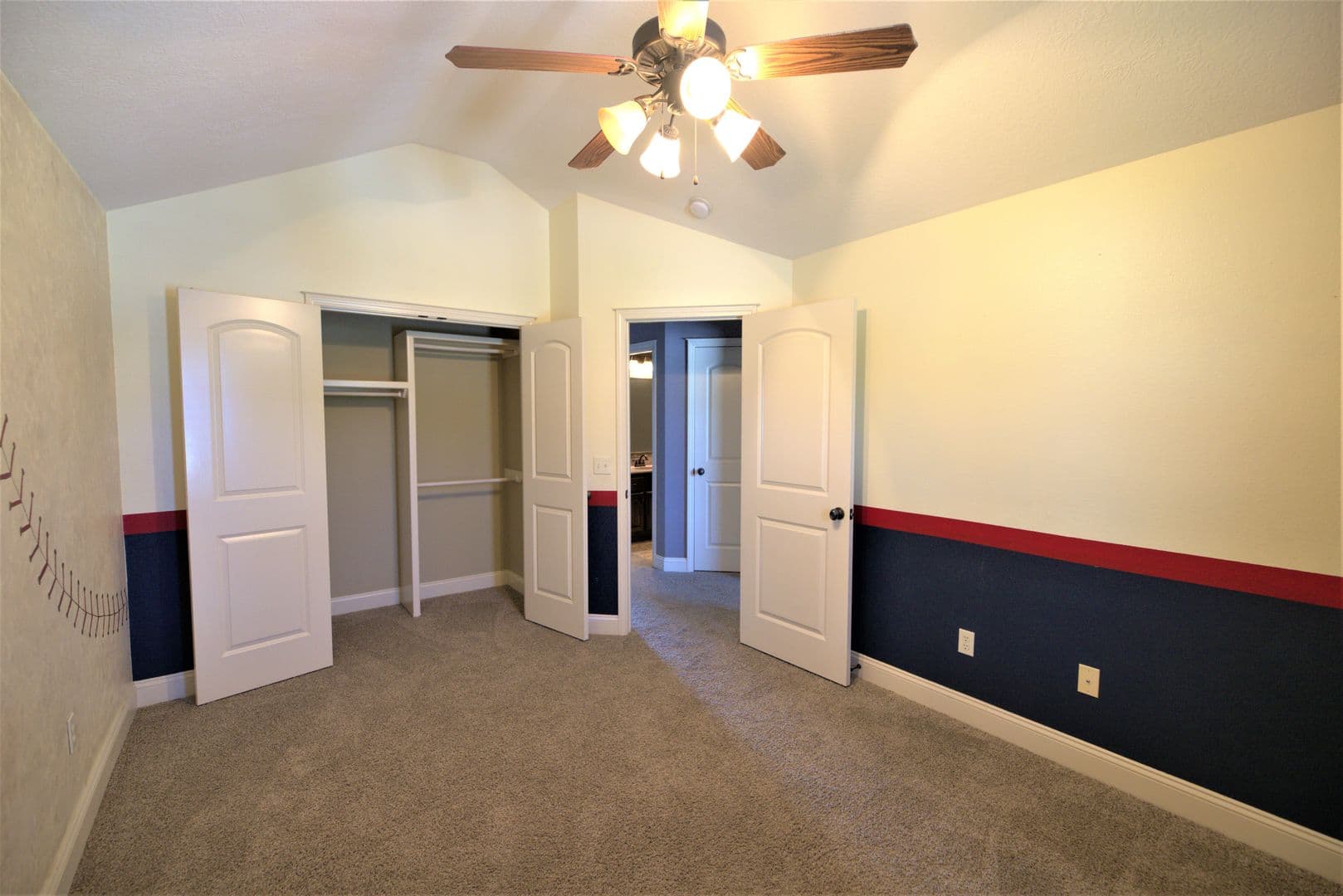 Ozark House: 1319 S Solaira St