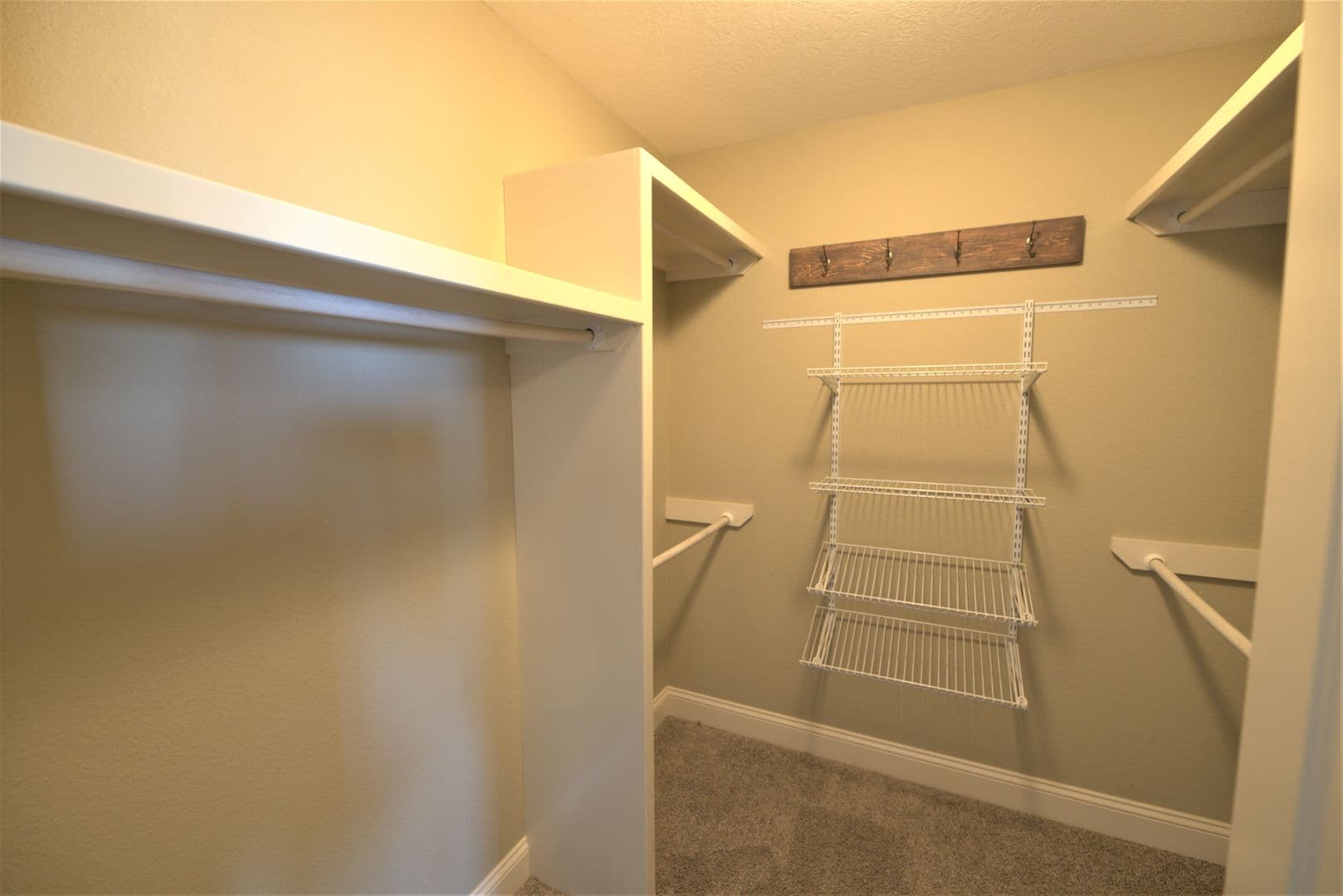 Ozark House: 1319 S Solaira St