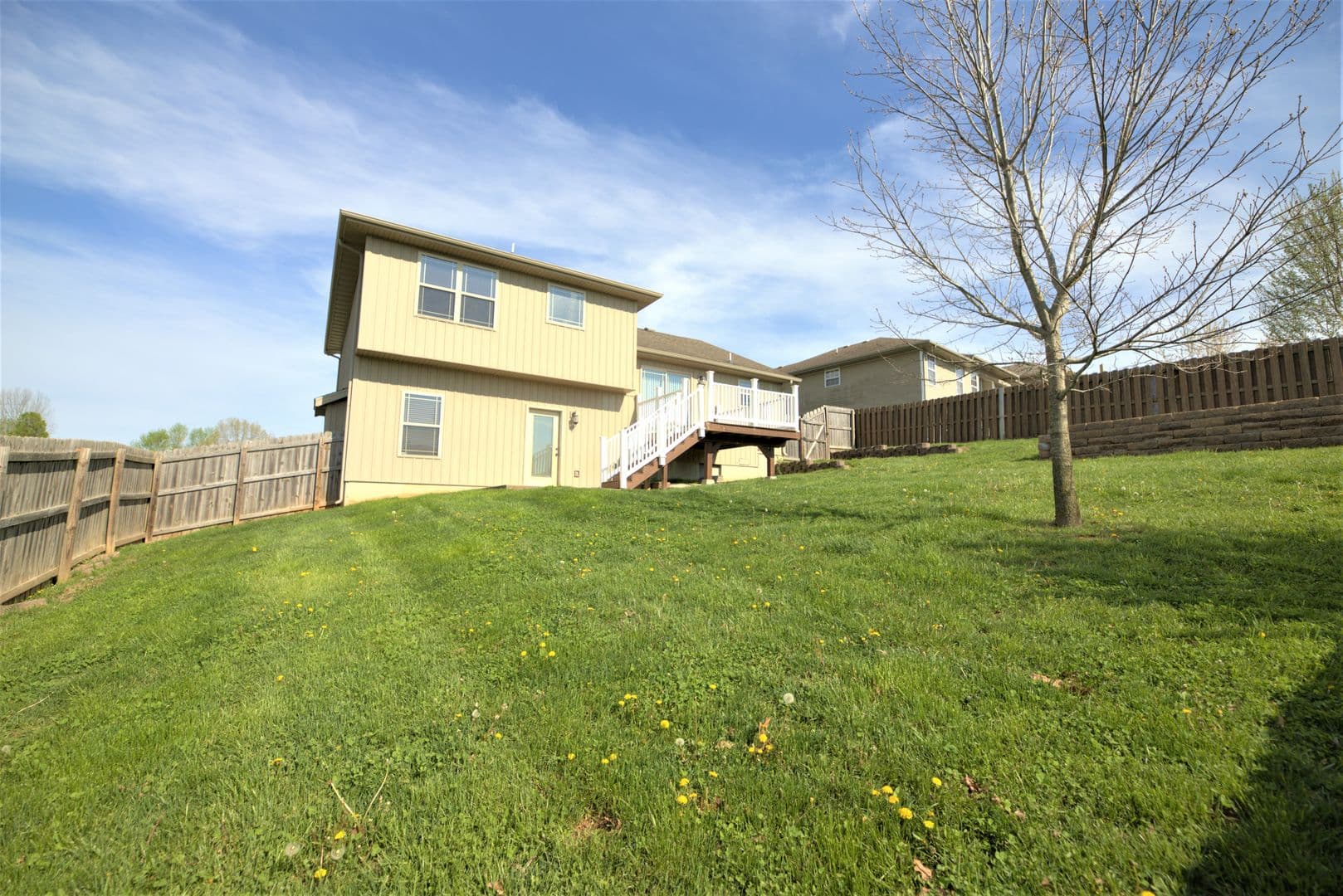 Ozark House: 1319 S Solaira St