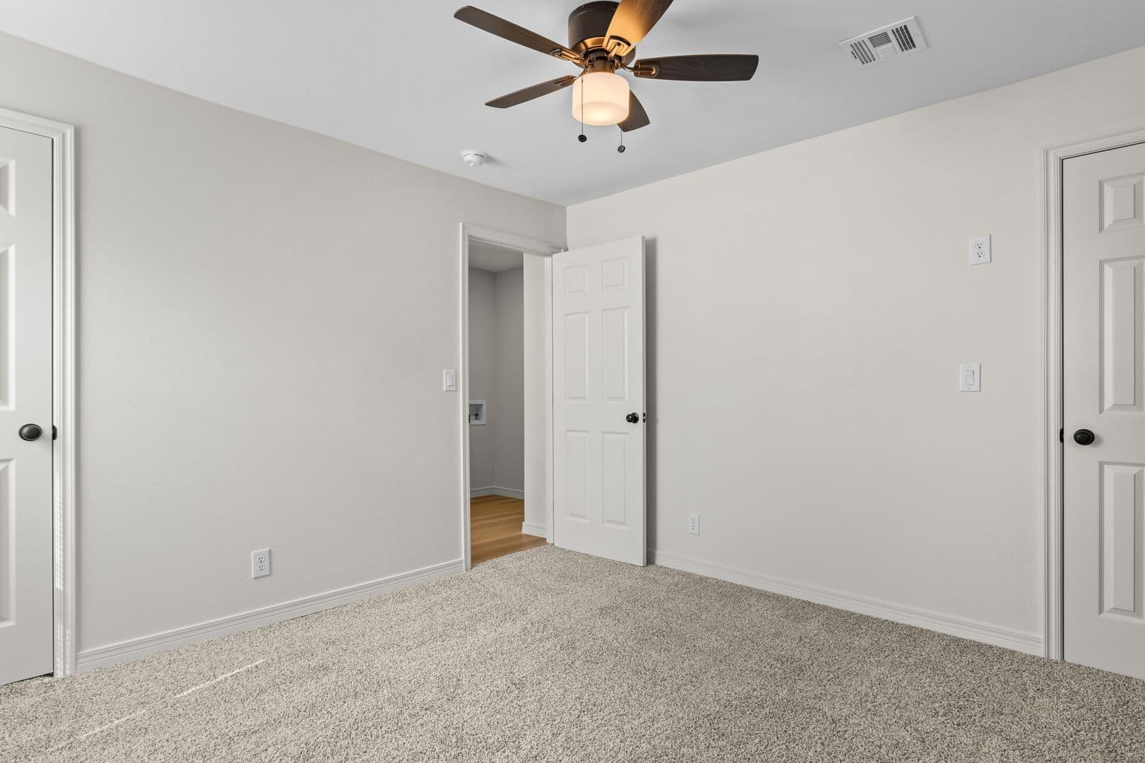 Tulsa Apartment: 10951 E 23rd St