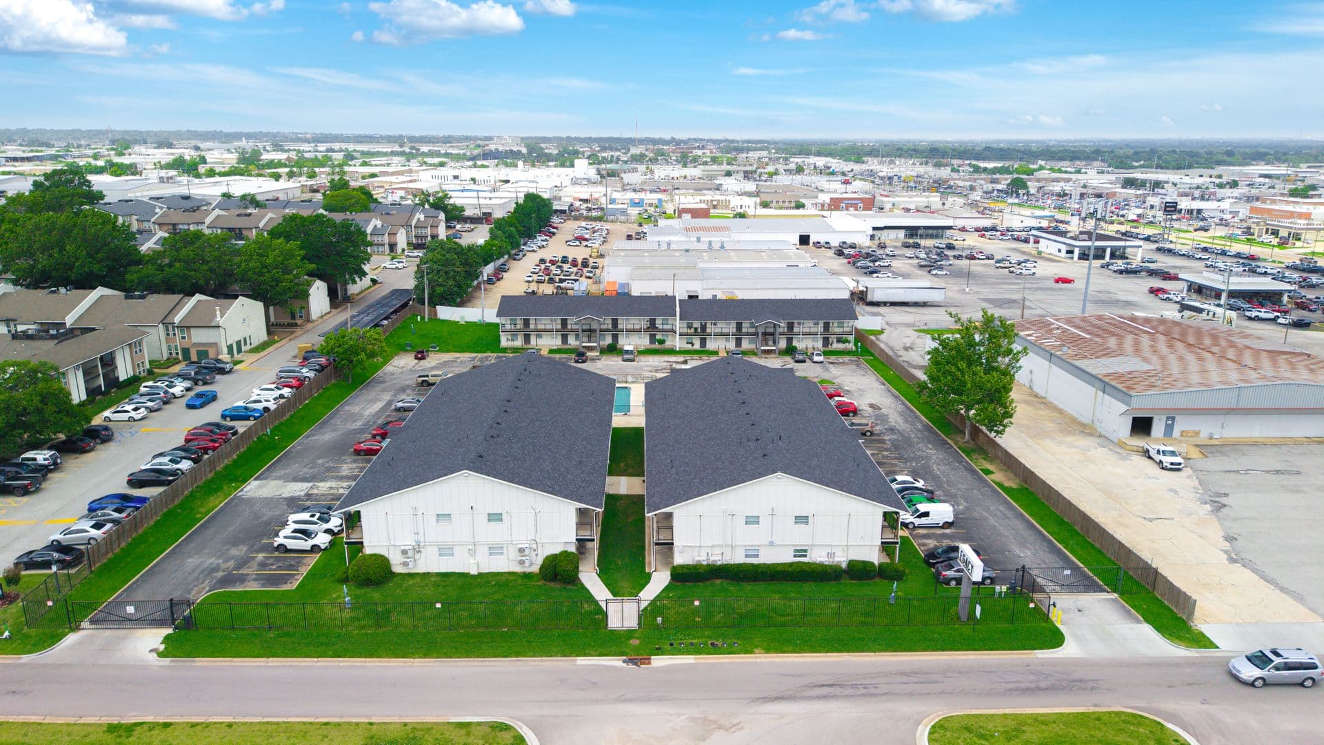 Tulsa Apartment: 7845 E 49th St