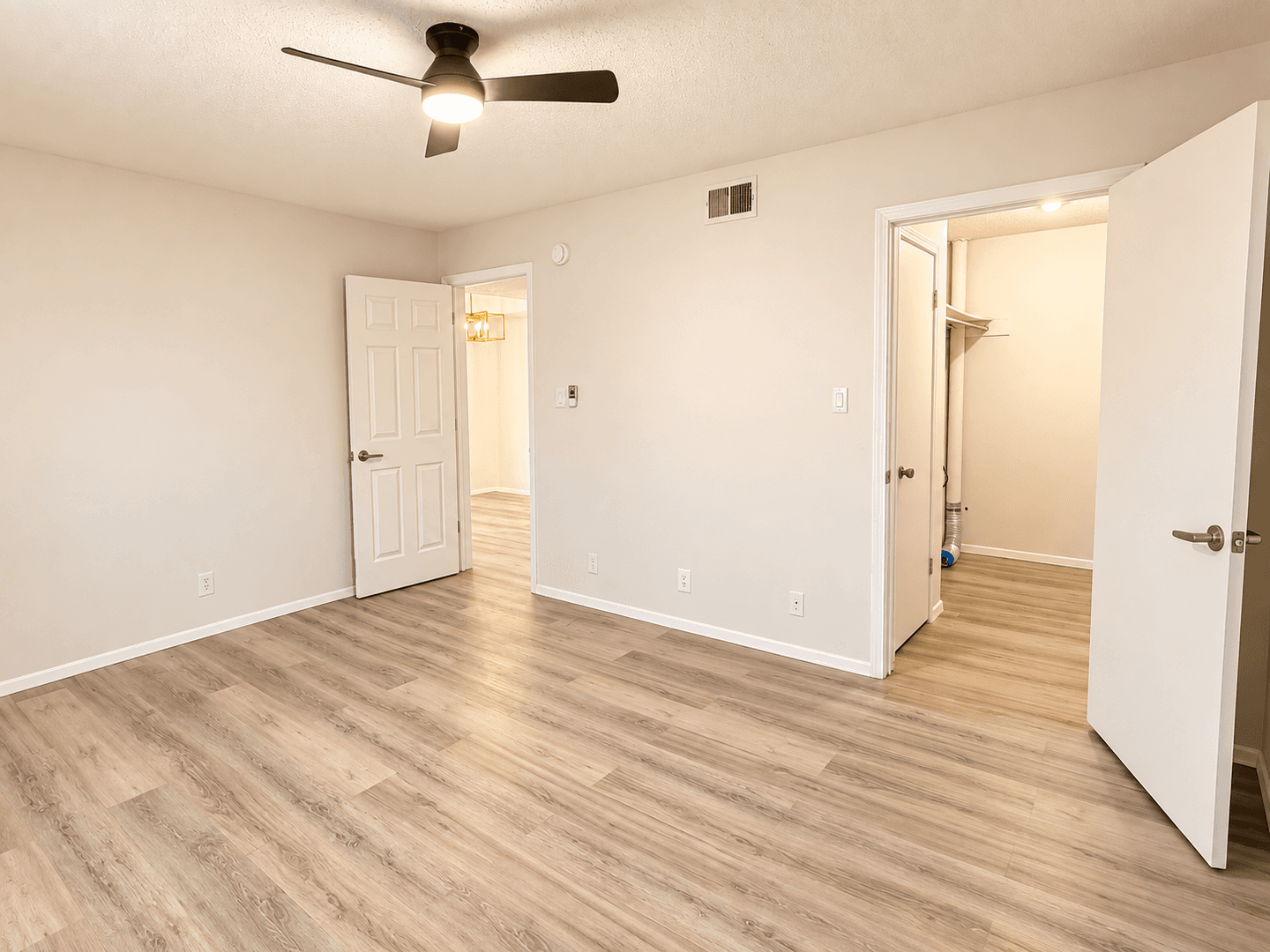 Tulsa Apartment: 6602 S Zunis Ave