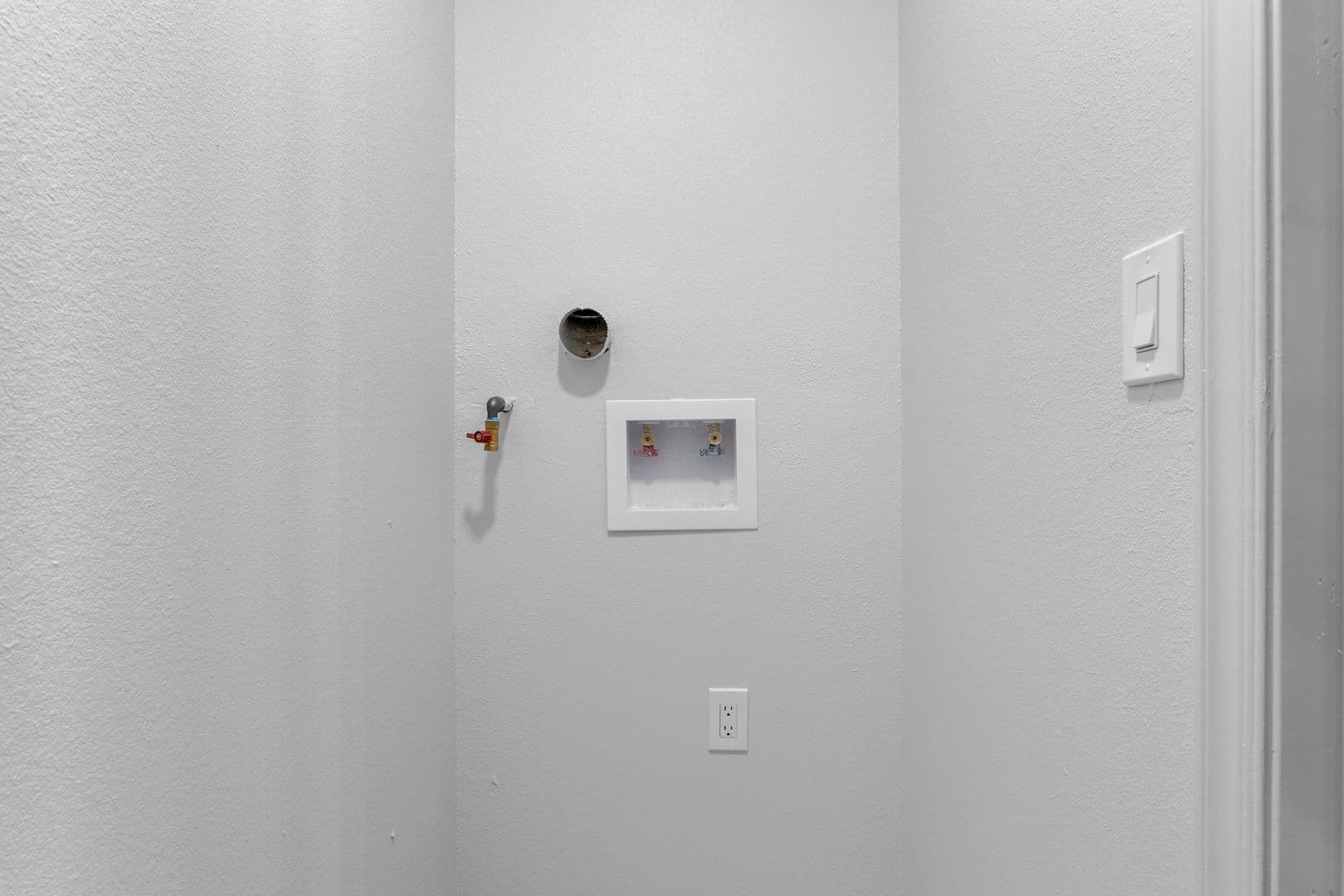 Tulsa Apartment: 1329 E 64th St
