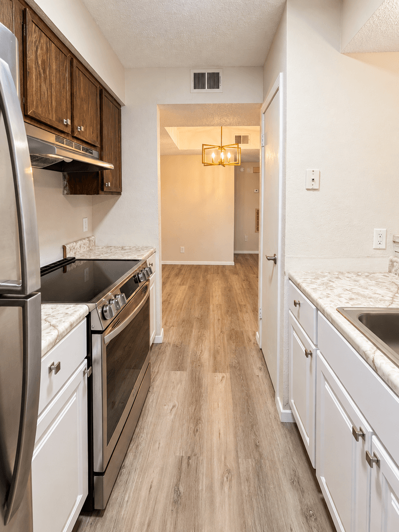Tulsa Apartment: 6602 S Zunis Ave