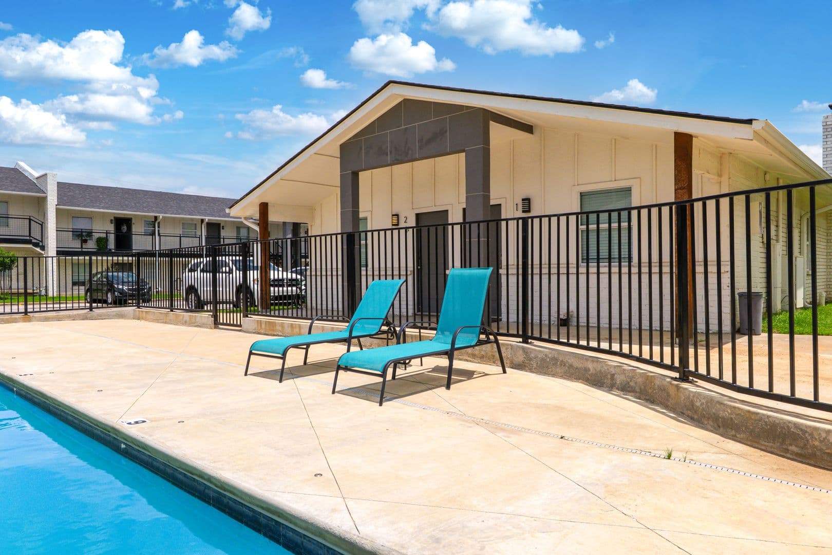 Tulsa Apartment: 7845 E 49th St