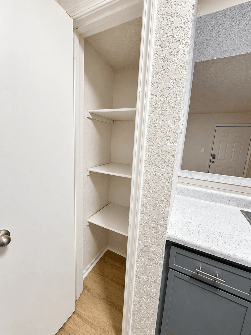 Tulsa Apartment: 6602 S Zunis Ave