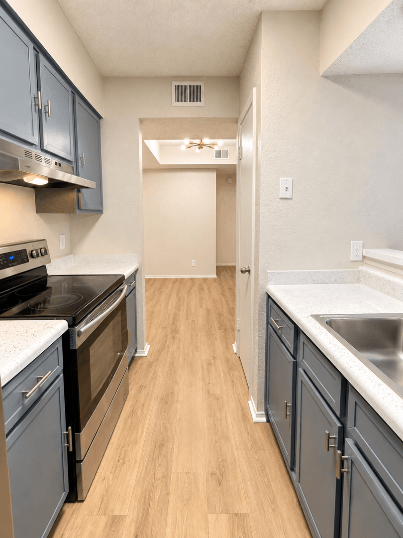 Tulsa Apartment: 6602 S Zunis Ave