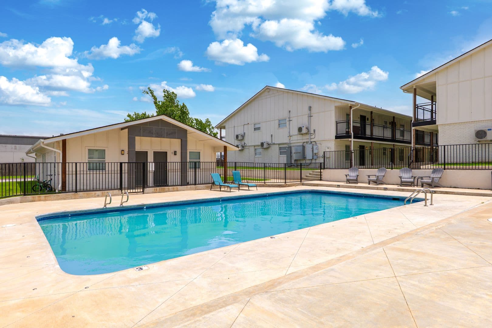 Tulsa Apartment: 7845 E 49th St