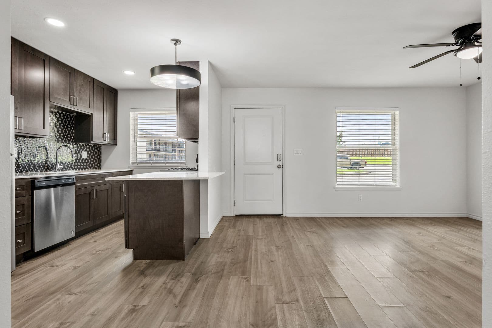 Tulsa Apartment: 7845 E 49th St