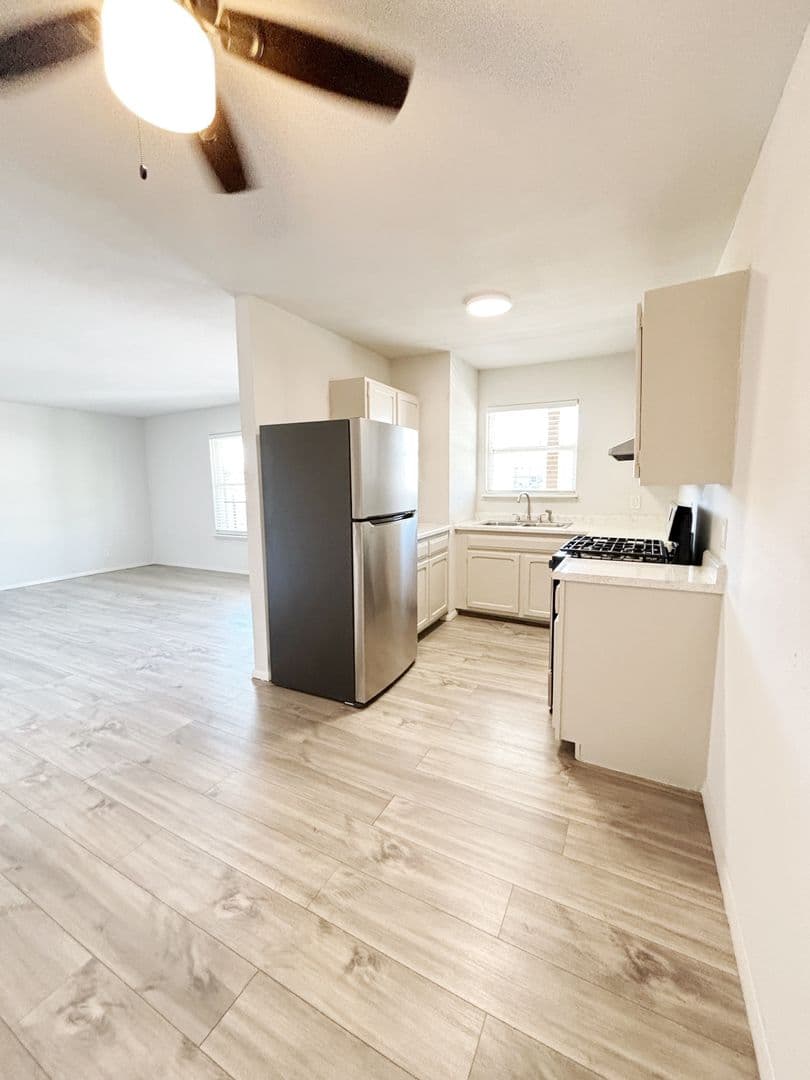 Tulsa Apartment: 7845 E 49th St