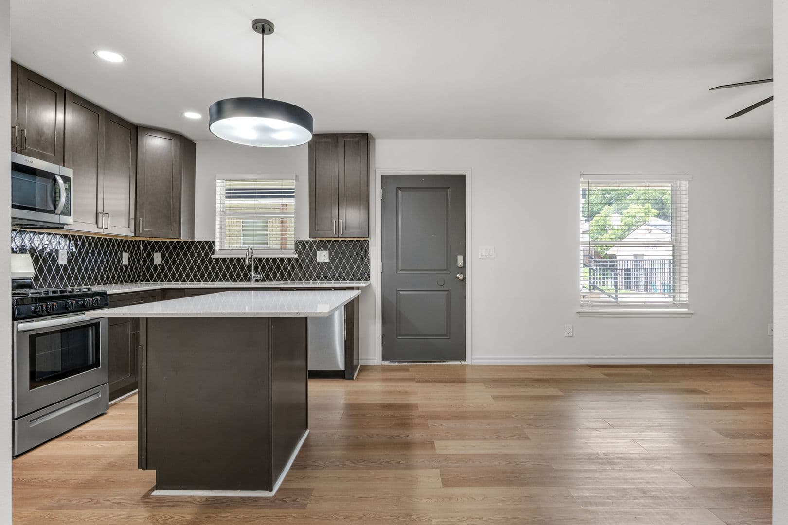 Tulsa Apartment: 7845 E 49th St