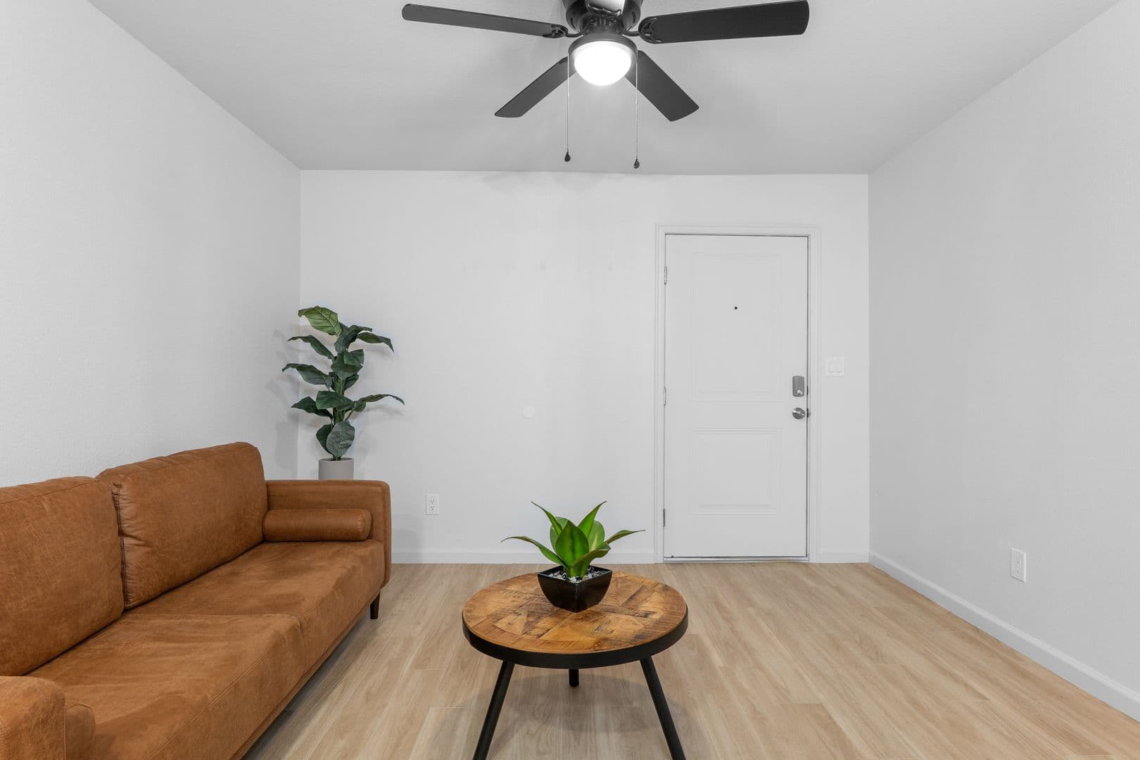 Tulsa Apartment: 1329 E 64th St