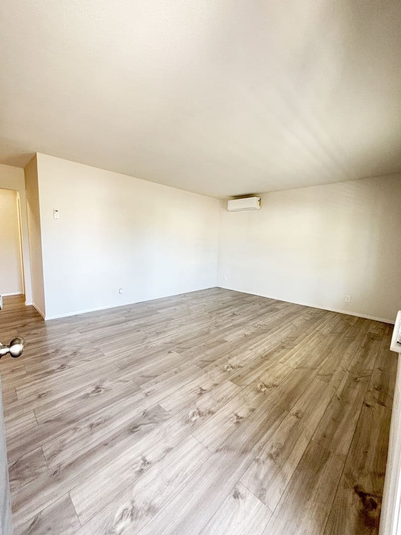 Tulsa Apartment: 7845 E 49th St
