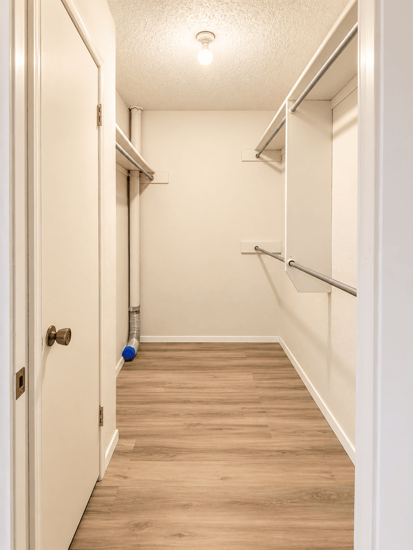 Tulsa Apartment: 6602 S Zunis Ave