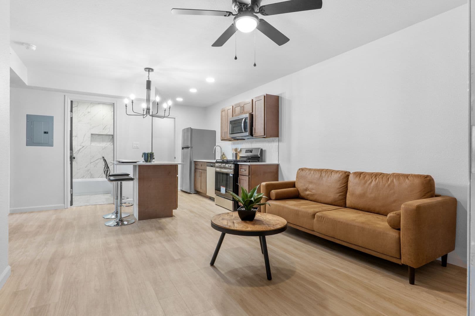 Tulsa Apartment: 1329 E 64th St