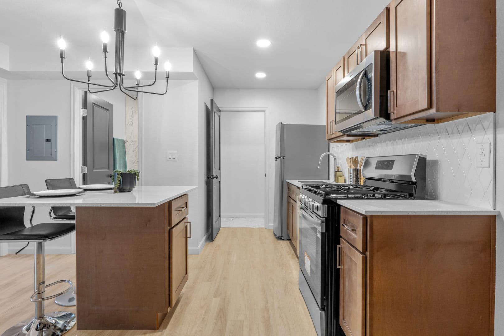 Tulsa Apartment: 1329 E 64th St