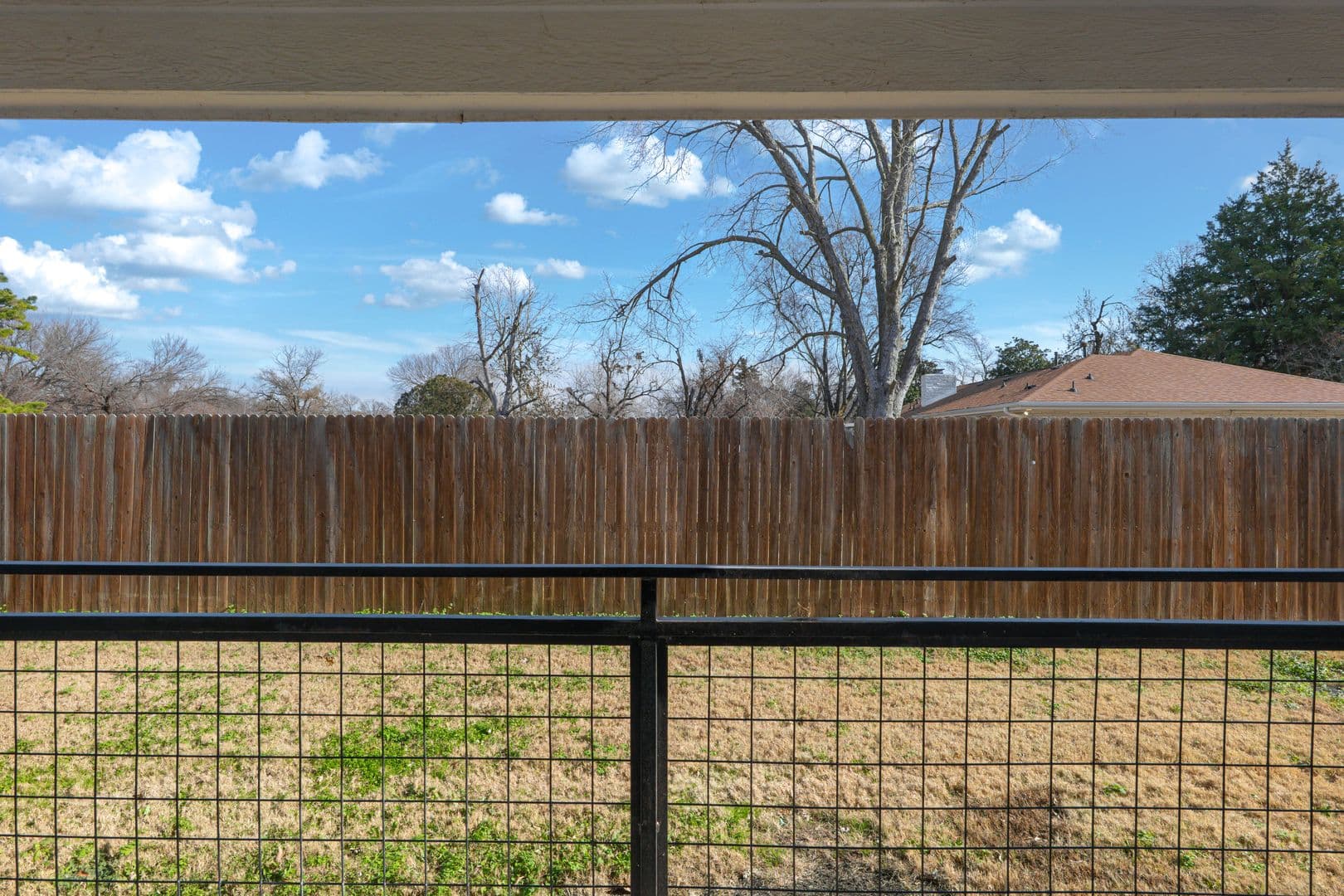 Tulsa Apartment: 1329 E 64th St