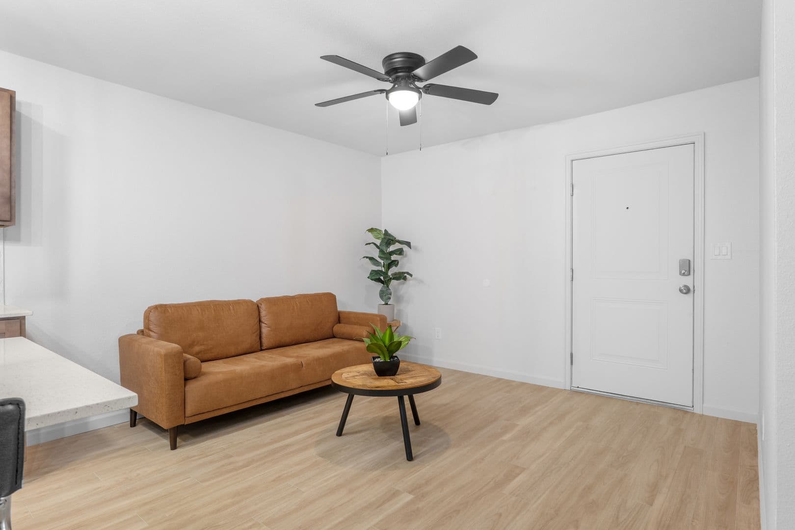 Tulsa Apartment: 1329 E 64th St