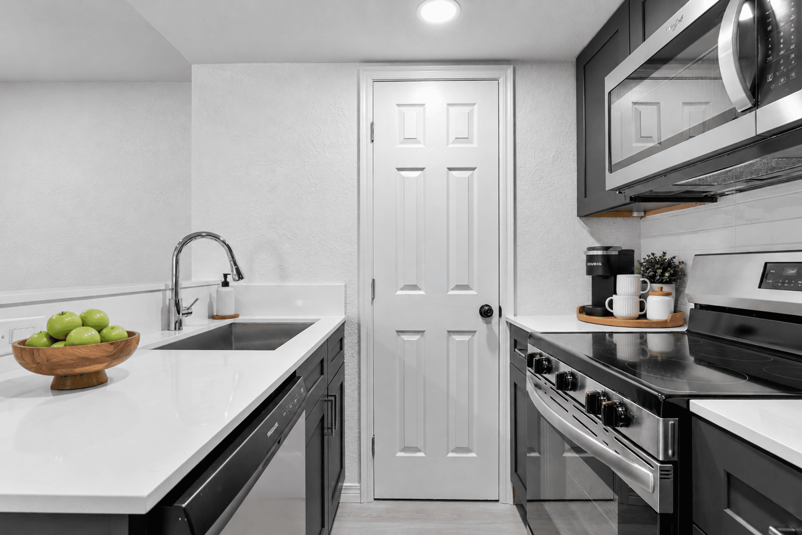 Tulsa Apartment: 10951 E 23rd St