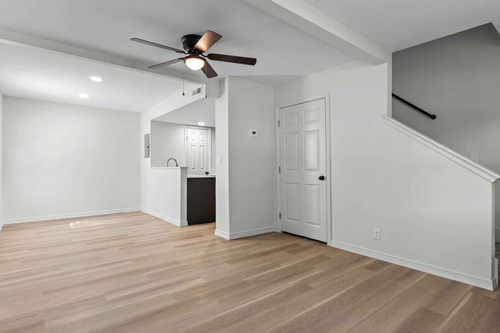 Tulsa Apartment: 10951 E 23rd St