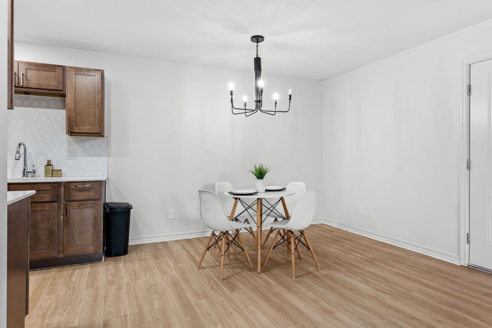 Tulsa Apartment: 1329 E 64th St